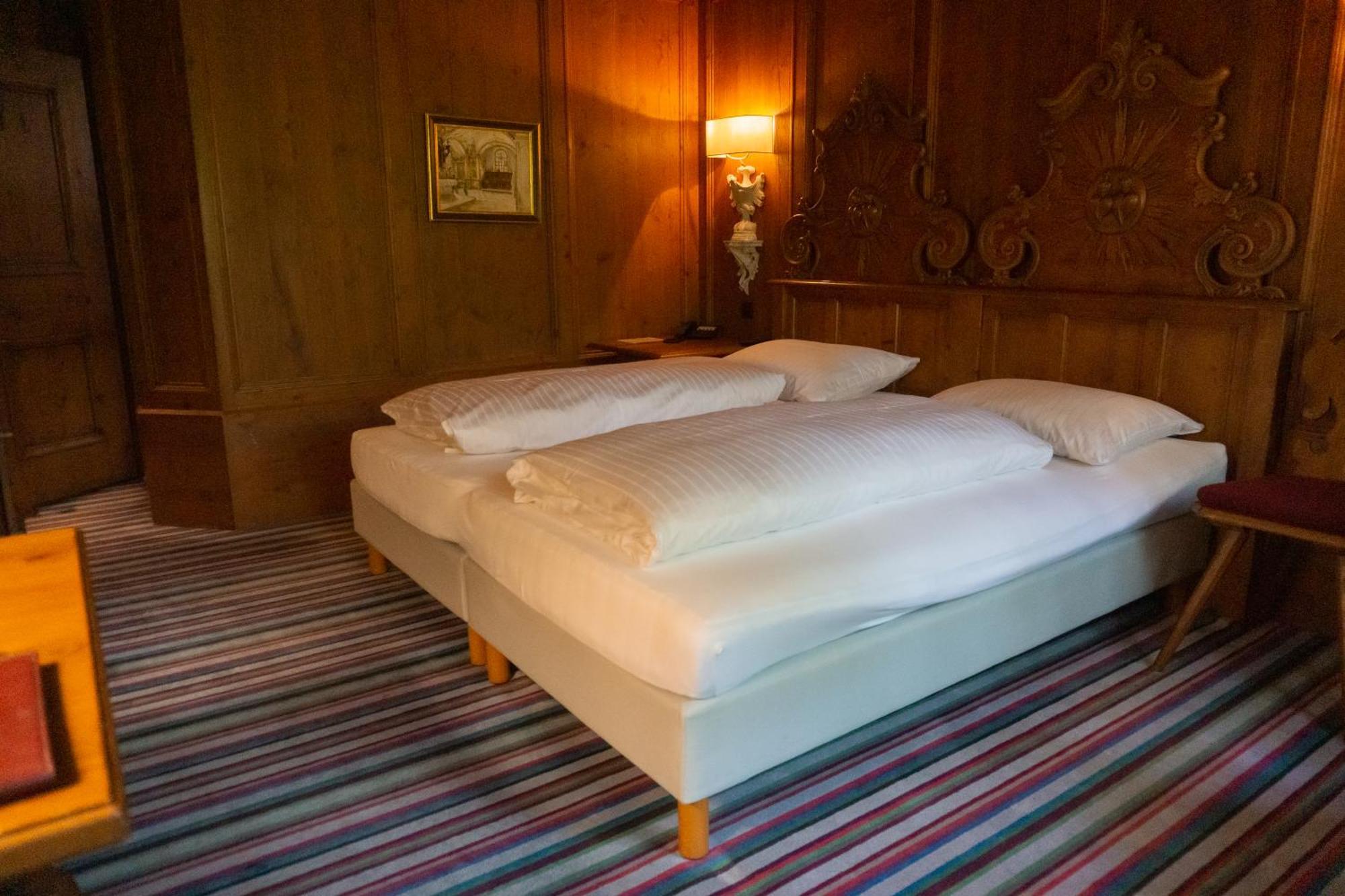 Hotel Schrenkhof Unterhaching Extérieur photo